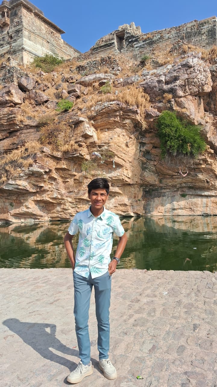 Naman Panchal receiving an award